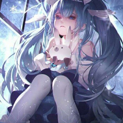 女生痛经捡来的猫从门缝推药进来